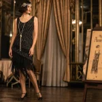 Mode année 20 femme : robe droite à perles et franges Gatsby